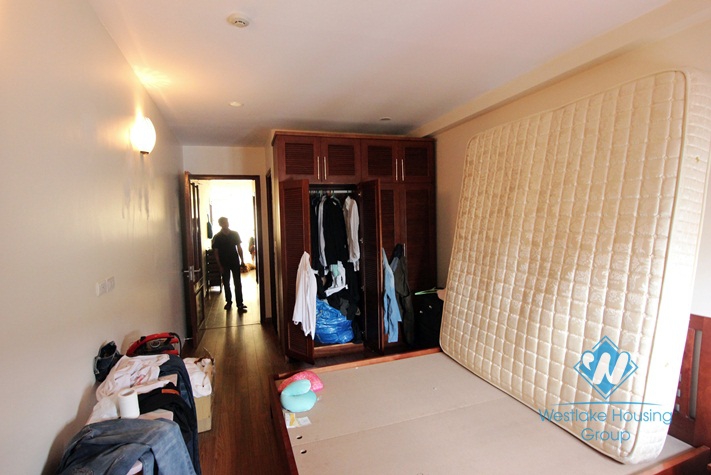 Lake view apartment with 02 bedrooms for rent in Tay Ho area 